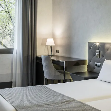 Hotell Ilunion Bel-art 4*