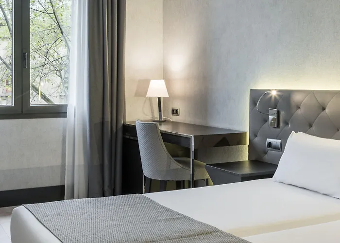 Hotel Ilunion Bel-art 4*